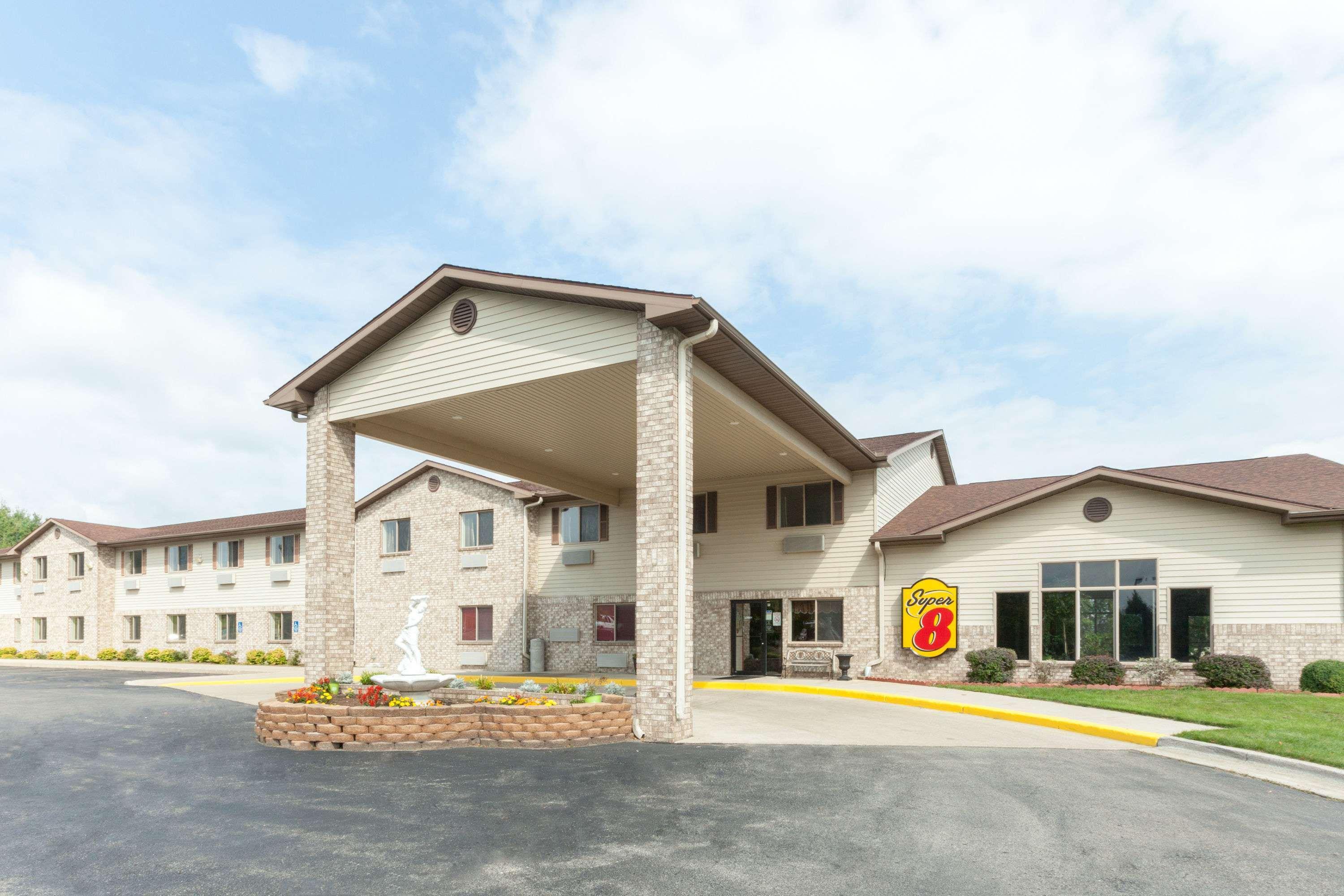 Super 8 By Wyndham Big Rapids Motel Kültér fotó