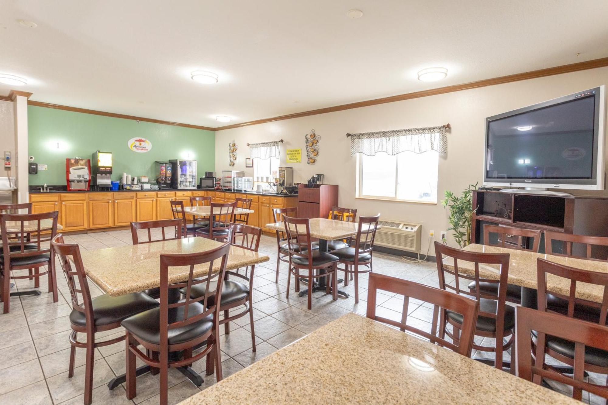 Super 8 By Wyndham Big Rapids Motel Kültér fotó