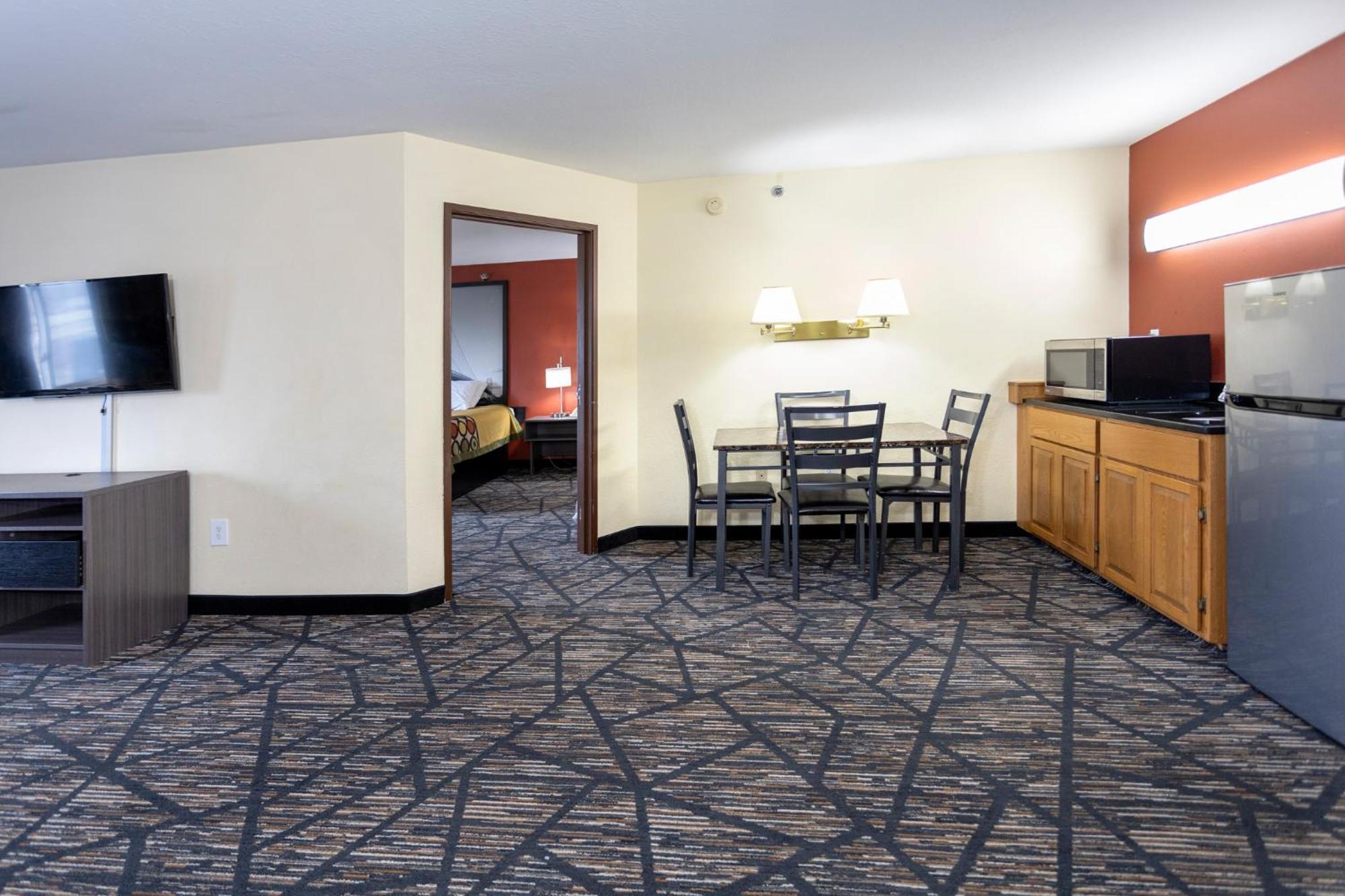 Super 8 By Wyndham Big Rapids Motel Kültér fotó