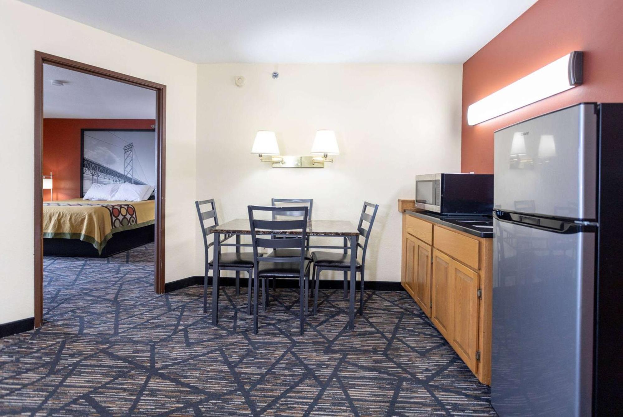 Super 8 By Wyndham Big Rapids Motel Kültér fotó