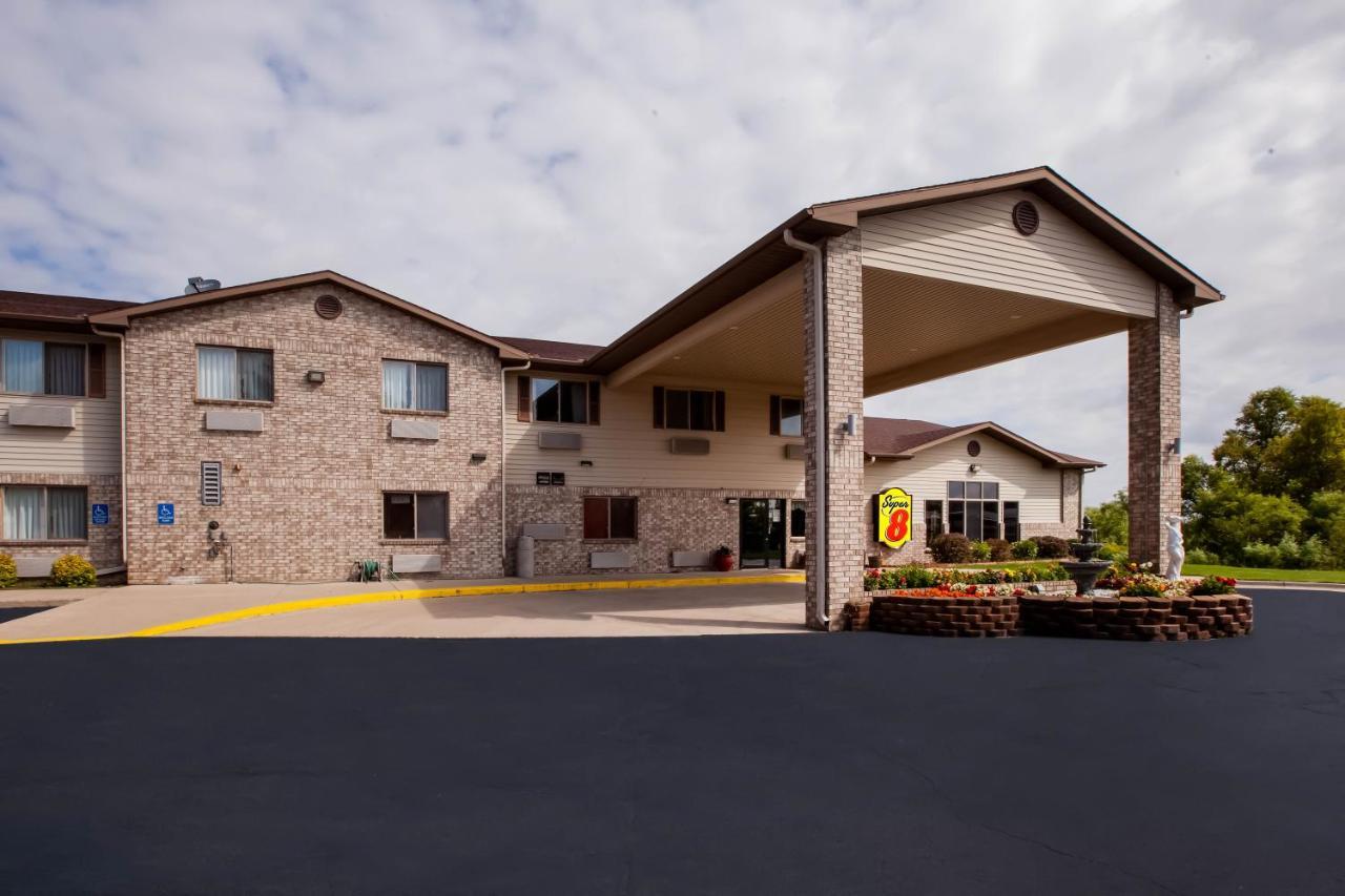 Super 8 By Wyndham Big Rapids Motel Kültér fotó